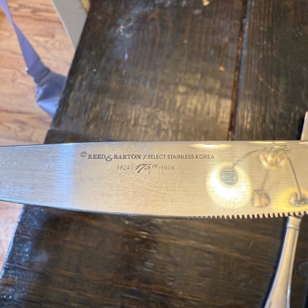 8 Dinner Knives Solid Reed & Barton Select OVAL THREAD 175th Anniversary 9" - Picture 3 of 3